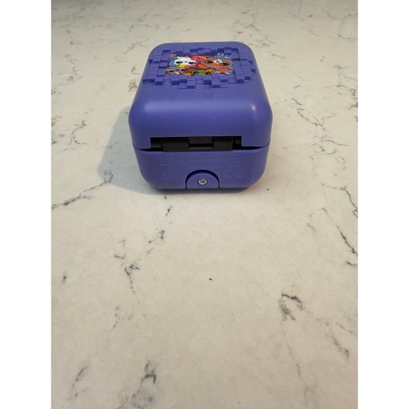 Bitzee Interactive Digital Hologram 3D Pet Takara Tomy Japan - Picture 8 of 10